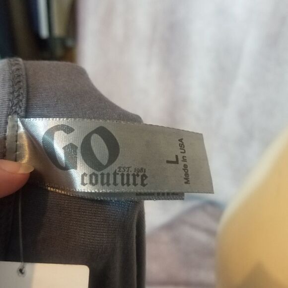 GO Couture Tie Die Cold Shoulder Top Size Large - Picture 5 of 6